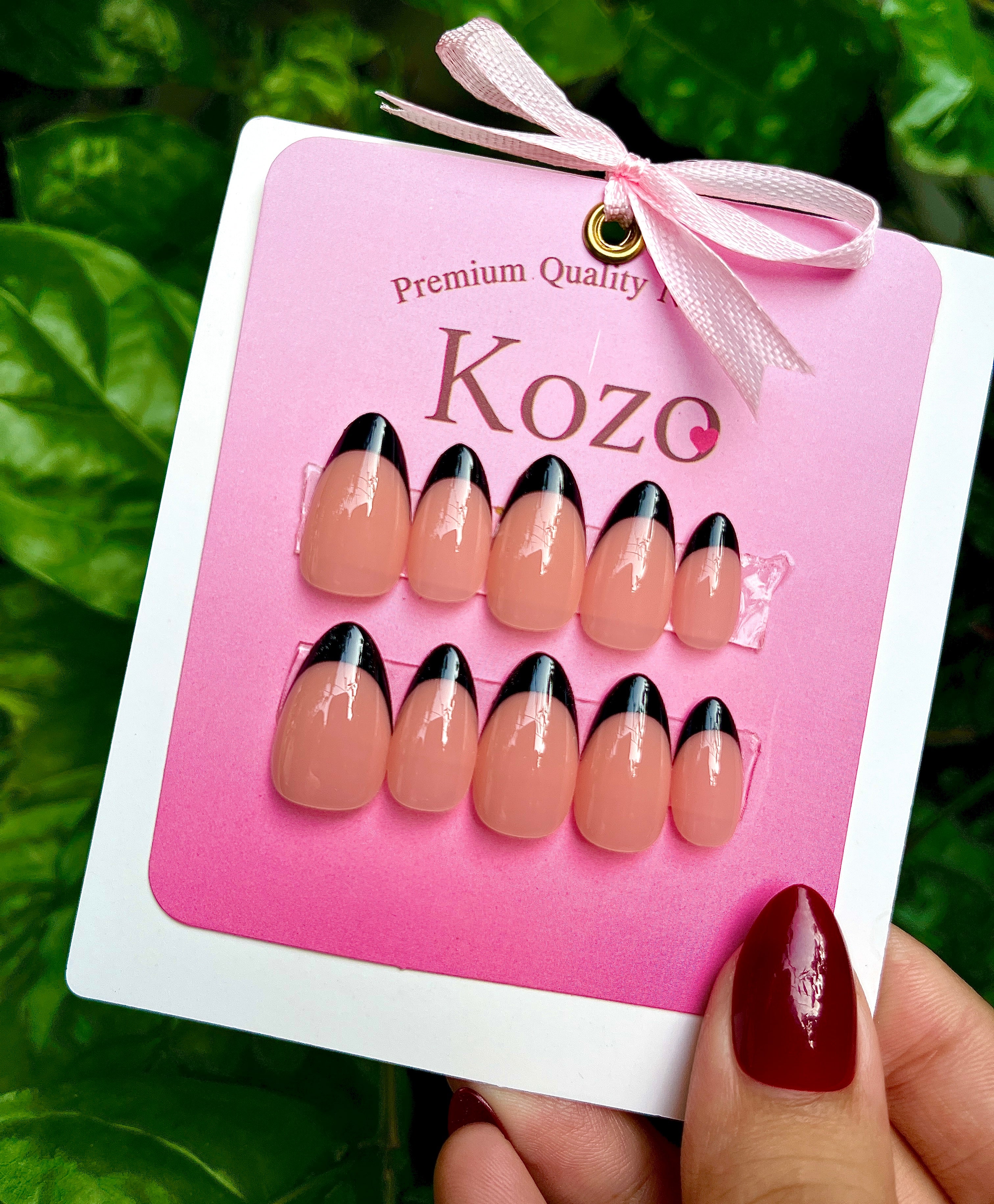 Almond black tips