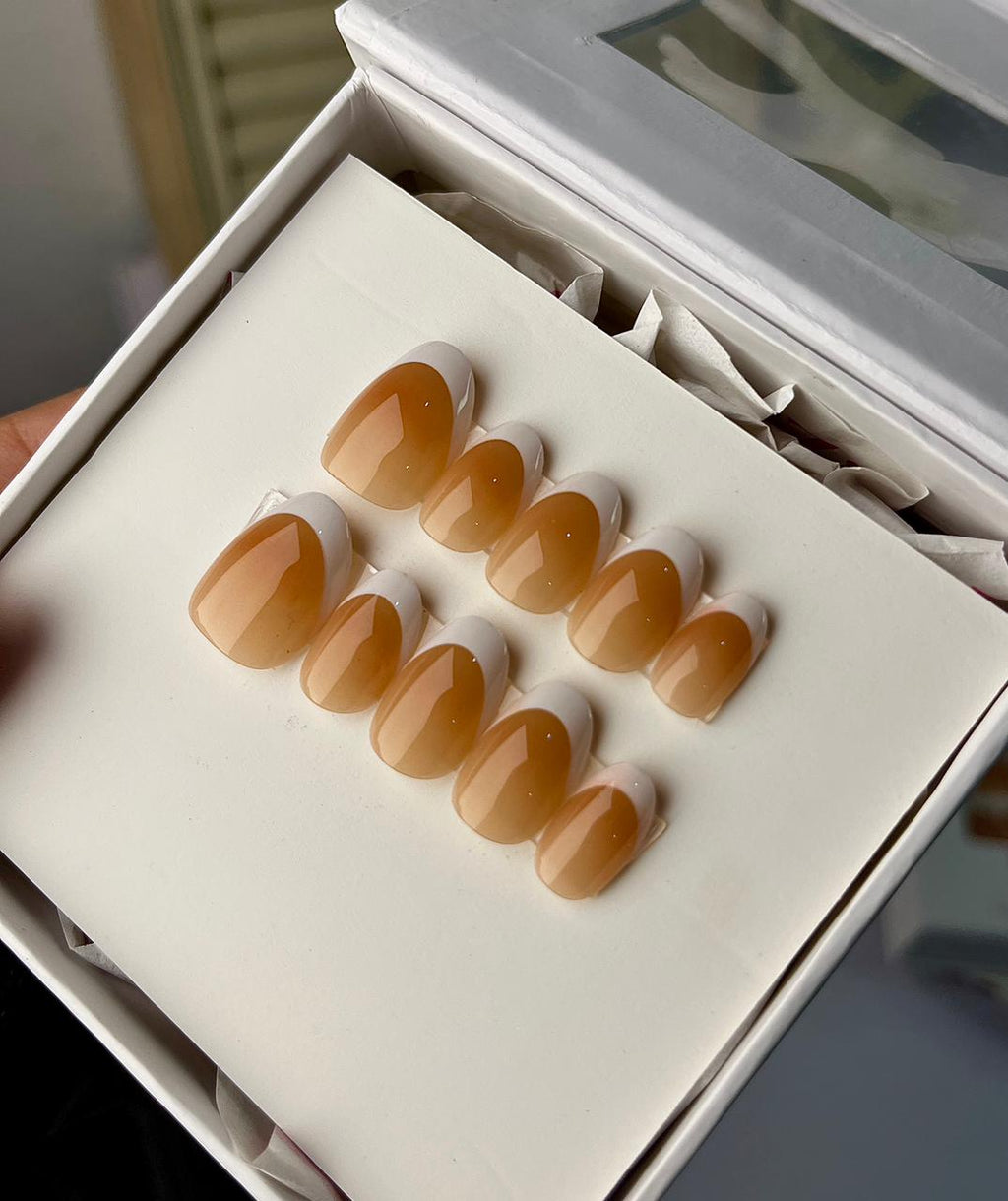 Short oval French tips