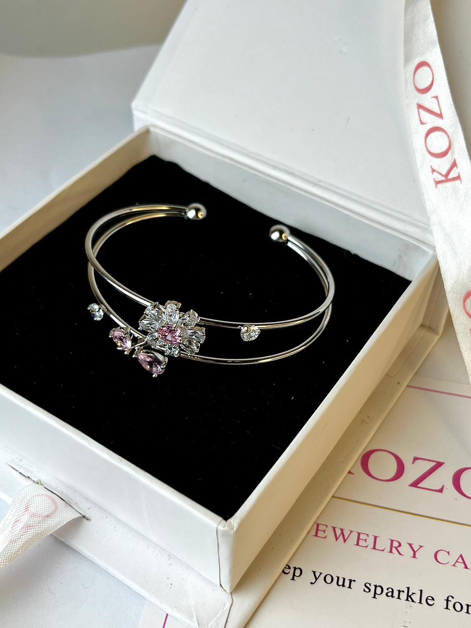 Flower bracelet
