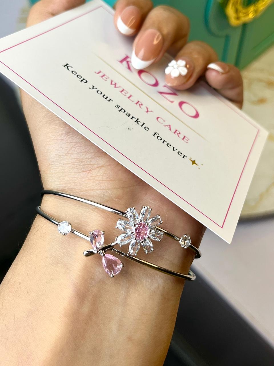 Flower bracelet